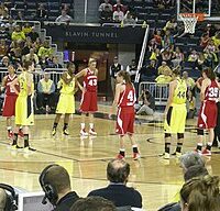 Wisconsin_vs._Michigan_women's_basketball_2013_29_(second_half_action)